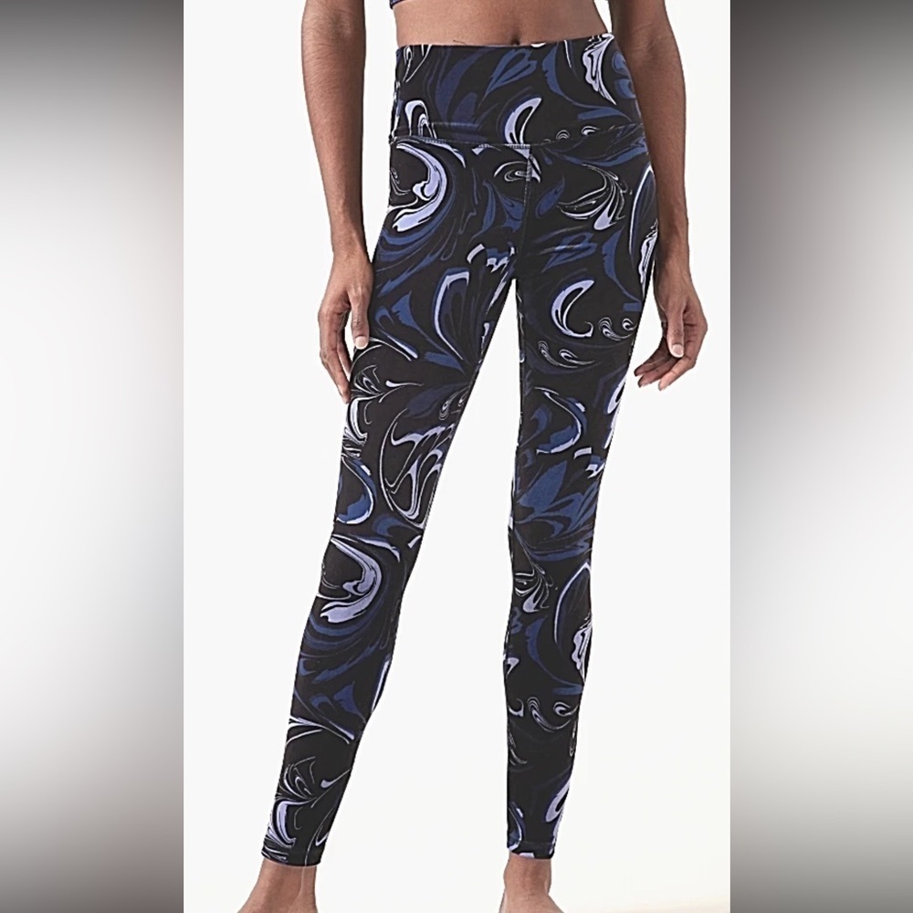 Athleta Elation Velvet Tight Blue and Black Swirl Leggings size S